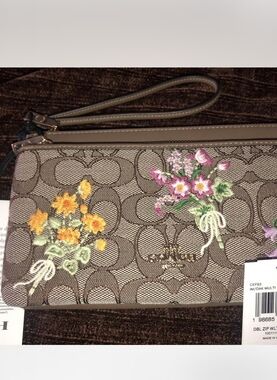 AUTHENTIC NWT COACH SIGNATURE JACQUARD FLORAL EMBROIDERY DOUBLE ZIP WRISTLET